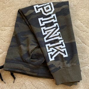 PINK Victoria’s Secret camo capri sweatpants, size L